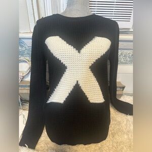 ⭐️ 3/$20.00 SALE Forever 21 sweater